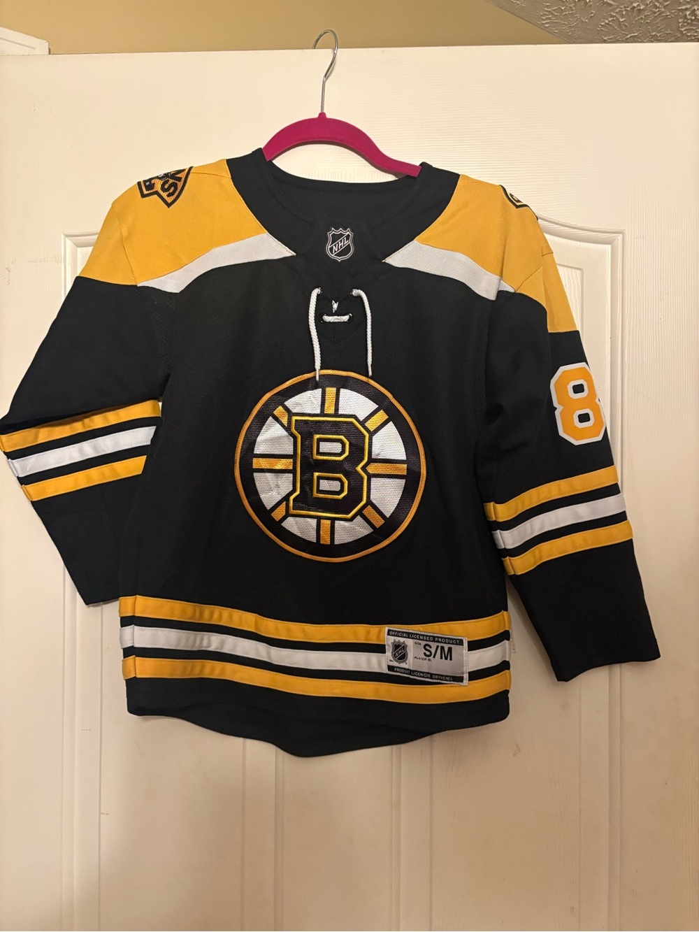 NHL Boston Bruins Youth Black and Gold Crest Jersey
